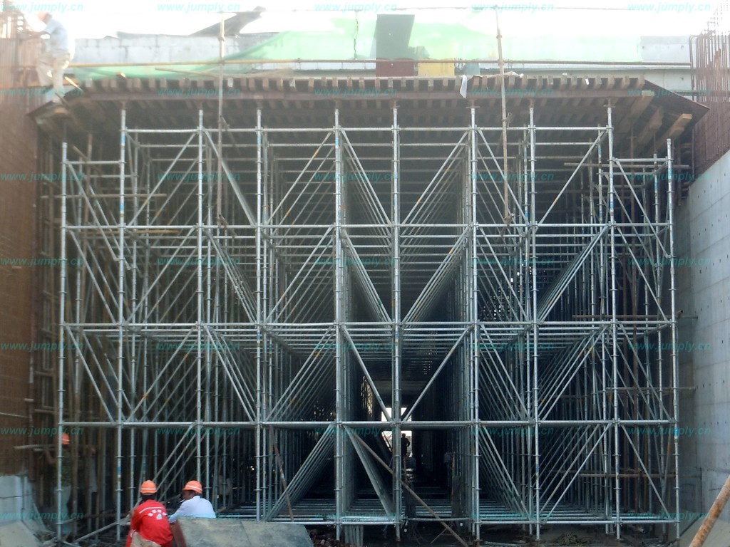 “承插型盤扣式腳手架，搭建好助手，效率有保障”