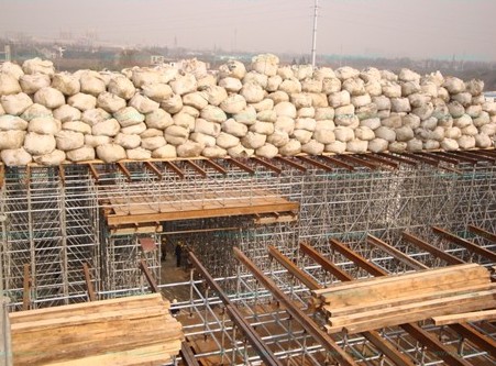 碗扣式鋼管腳手架按裝操作步驟●檢驗(yàn)真理的時(shí)候到啦！